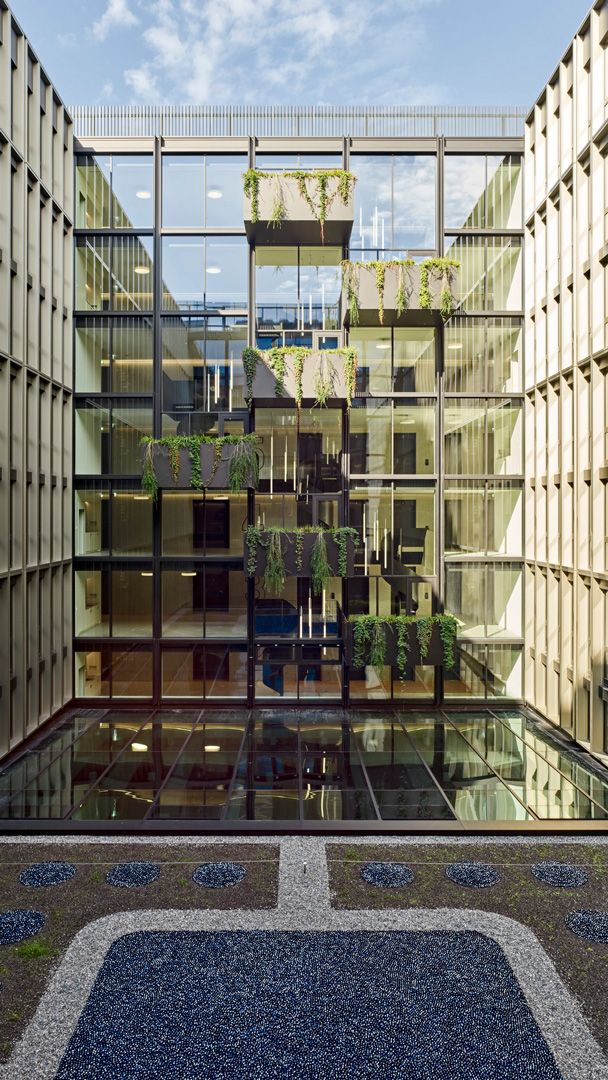 Cour intérieure de l’un des bâtiments du campus Meielen.